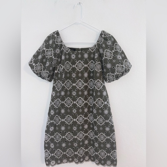 Talbots Embroidered Puff Sleeve Shift Dress - Picture 4 of 13